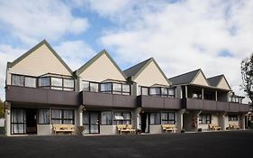 Pembrooke Motor Lodge